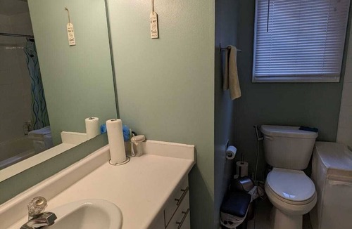Brampton House | Very close to Highway 410 (2 min. drive) & Bramalea City Center (7 min. drive)