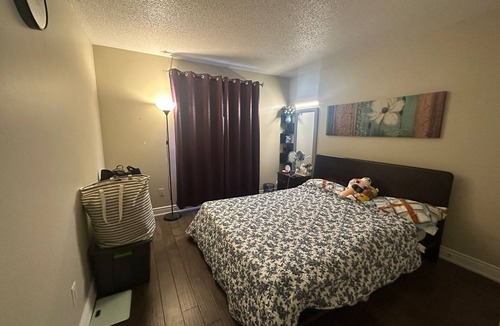 Brampton House | Very close to Highway 410 (2 min. drive) & Bramalea City Center (7 min. drive)