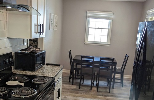 Spartanburg House | ~ Very nice 3BR house. 3 min from downtown Spartanburg.