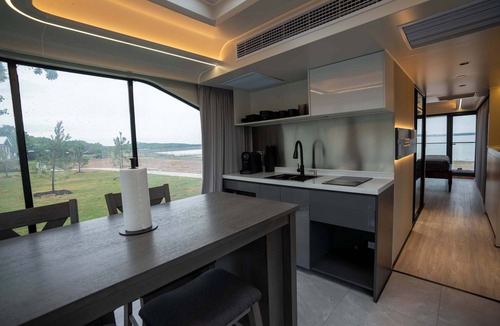 Bridgeport Apartment | Vessel 2 - Lakeside Vessel Retreat | Outdoor BBQ Kitchen Scenic Views