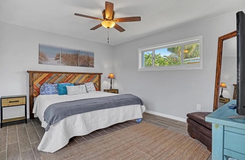 Indian Harbour Beach Apartment | Vibrant Coastal Cottage with Pool
