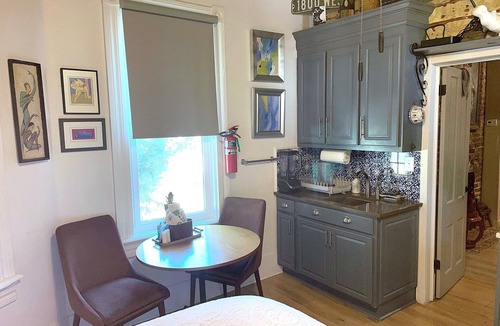 Central Business District Apartment | VICTORIA HOUSE DOWNTOWN1br Apt