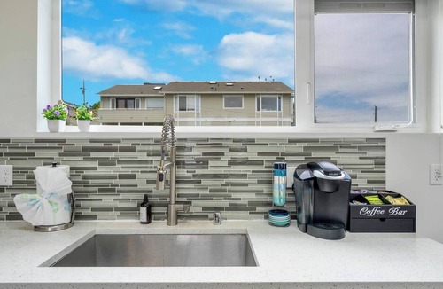 North Queen Anne Villa | [VIEW] 3BR Queen Anne House | Rooftop | NEW PROMO