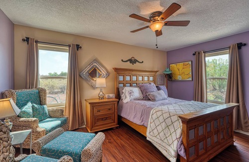 Ranchito House | Views, Peace and Quiet in Placitas with hot tub and sauna