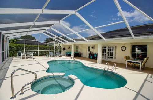 Inverness House | Villa Bettina: 2 bedroom/2 bathroom with pool