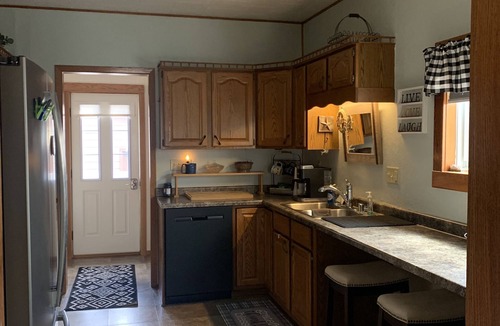 Buffalo County House | Village home