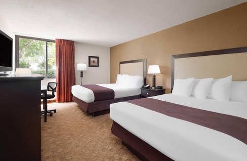 Clemmons Hotel | Village Inn Clemmons/Winston Salem, Trademark by Wyndham