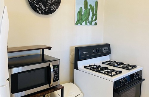 Los Duranes House | Vintage charm & modern comforts near Old Town