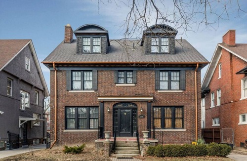 Detroit House | Vintage Elegance | Steps from Downtown Detroit