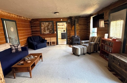 Walden House | Walden’s Gingerbread House - A Basecamp for Groups, Fenced Yard, Pet Friendly