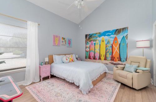 Vilano Beach House | Walk to Beach Cowboy Pool Sleeps 6