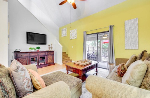 Vilano Beach House | Walk to Beach: Gem w/Fenced Yard in St Augustine