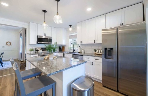 Port Clinton House | Walk To Beach - Modern Design - 5Bed - 3Full Bath