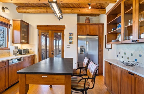 Historic Eastside House | Walk to Canyon Rd | Mountain Views | Great Outdoor Space | 2 Masters