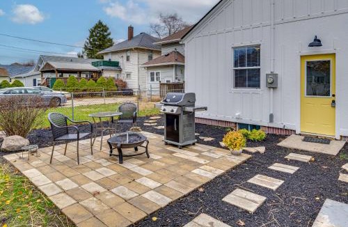Frankfort House | Walk to Downtown Frankfort: Patio, Firepit & More!