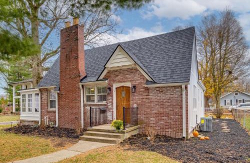 Frankfort House | Walk to Downtown Frankfort: Patio, Firepit & More!