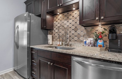 Ocean Springs House | Walk to Downtown + Game Room + Sleeps 9