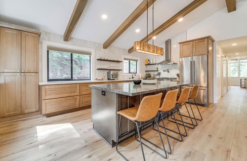 Truckee Cottage | Walk to Gondola: Truckee Retreat w/Resort Perks!