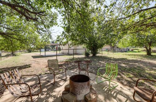 Jacksboro House | Walk to Historic Square: Jacksboro Home w/Yard