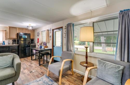 Caseville House | Walk to Lake Huron: Pet-Friendly Caseville Cottage