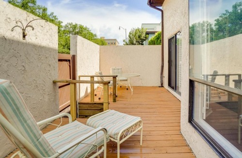 Leesburg House | Walk to Restaurants: Downtown Leesburg Townhome!