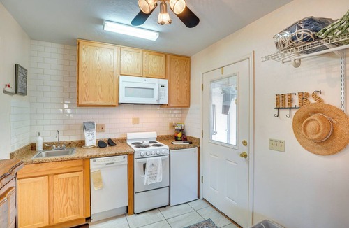 Casas Adobes West Apartment | Walkable Studio w/Patio in Tucson!