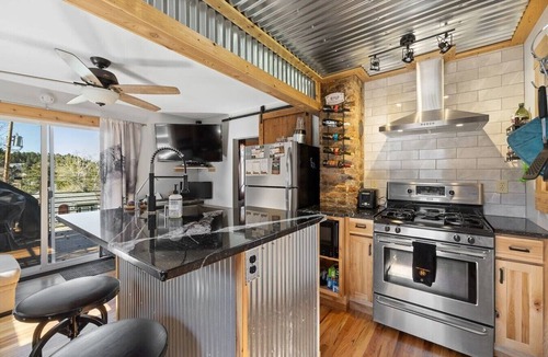 Deadwood House | Walsh's Studio Cabin