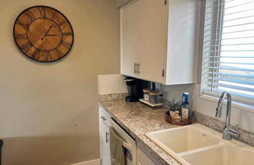 Hyde Park House | Warm and inviting 5 bedroom home near Logan, USU and wedding venues