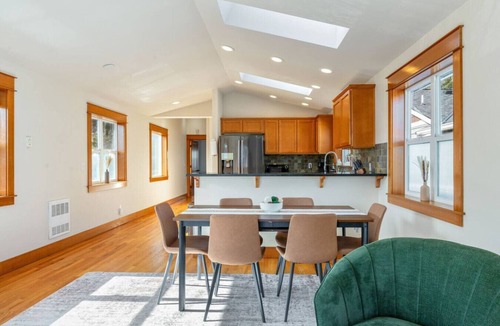 North Admiral House | Warm & Tranquil Haven: Gym, Office, Patio