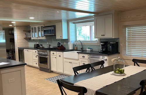 Zavalla House | Waterfront beauty on Lake Sam Rayburn!