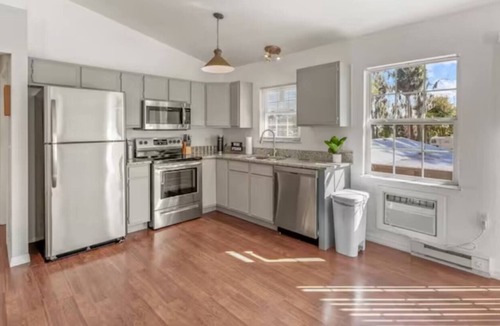 Leesburg Apartment | Waterfront, Boat Launch, King Bed w/en suite bath