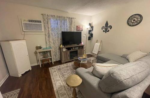 Lake Charles House | Waterfront CabinFast WiFi35min to Cameron LNG