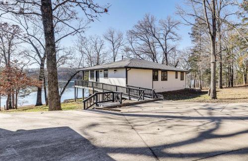 Shell Knob House | Waterfront Deck, Shell Knob Gem on Table Rock!