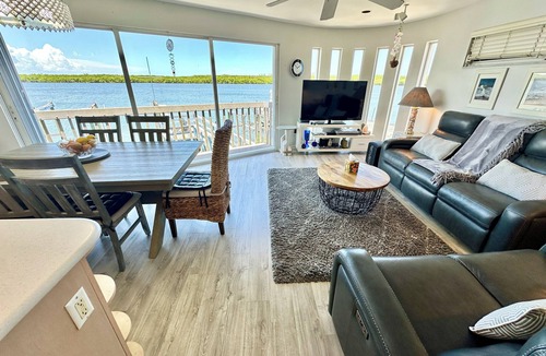 Nettles Island House | Waterfront, Dock, Beach Access 2Bed 3 Bath home in the beautiful Nettles Island, (N373)