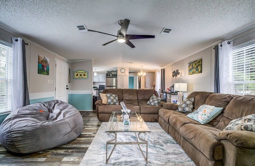 Crystal River House | Waterfront Home on deep canal, private dock, close to boat ramp Ft Island Trail