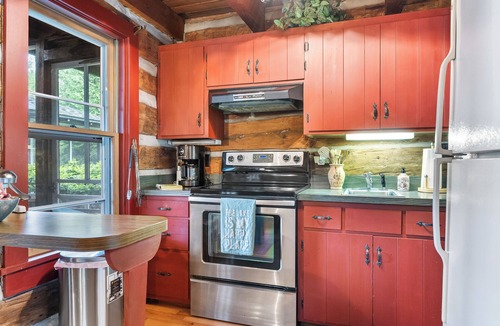 Baileys Harbor Cabin | Waterfront Log Cabin on Kangaroo Lake, Dog Friendly