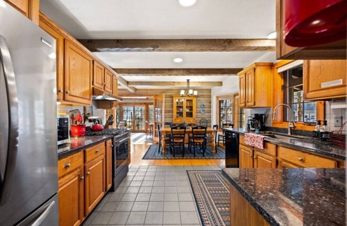 Sister Bay House | Waterfront Log Home Near Sister Bay- Game Room, Kayaks & Sunrises
