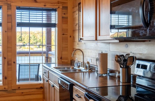 Houghton Cabin | Waterfront Northwoods Bunkhouse 19B