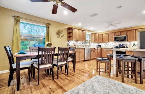 Temple Terrace House | Waterfront, oasis, family retreat, 5 minutes from theme park,