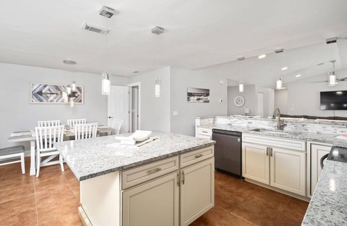 Palm Harbor House | Waterside Pool Paradise