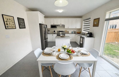Mount Pleasant House | Wedding & Group | 4-BDRM | Spacious-Elegant-Private