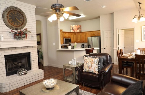 Saginaw House | Welcome Cozy Home