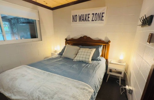 Bellmore House | Welcome to the Doggone Lake House at Portland Mills Launch Ramp. Pet Friendly!