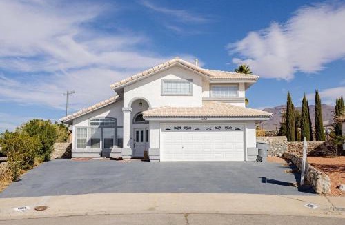 El Paso Apartment | West EP Poolside Mountain Views