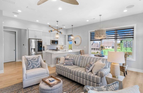 Ottawa House | West Side Duplex | Port Place Neighborhood