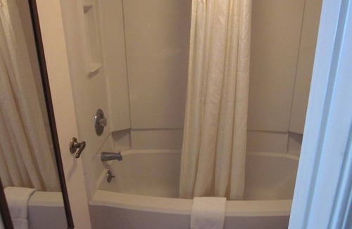 Shore Acres Hotel | Westmont Inn - Lakeland