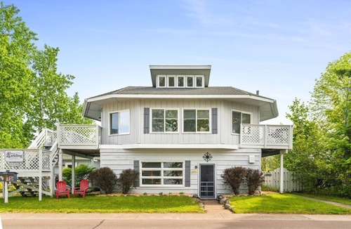 Madeline Island Apartment | Windsled Studio at Ferry Landing Suites in Downtow