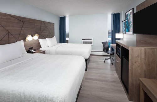 Downtown Hotel | Wingate by Wyndham Sheboygan