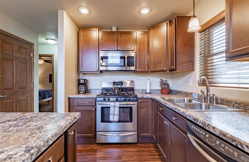 Irma House | Wisconsin River Retreat, on snowmobile trail, 35 min to Granite Peak, King bed.