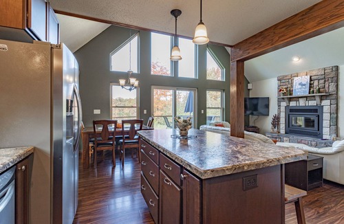 Irma House | Wisconsin River Retreat, on snowmobile trail, 35 min to Granite Peak, King bed.